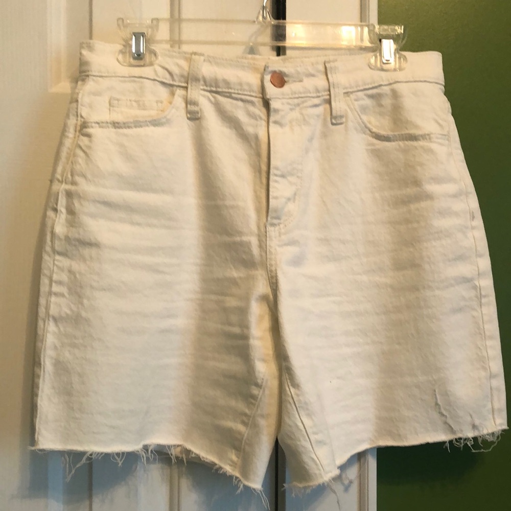 Frayed hem cream denim shorts